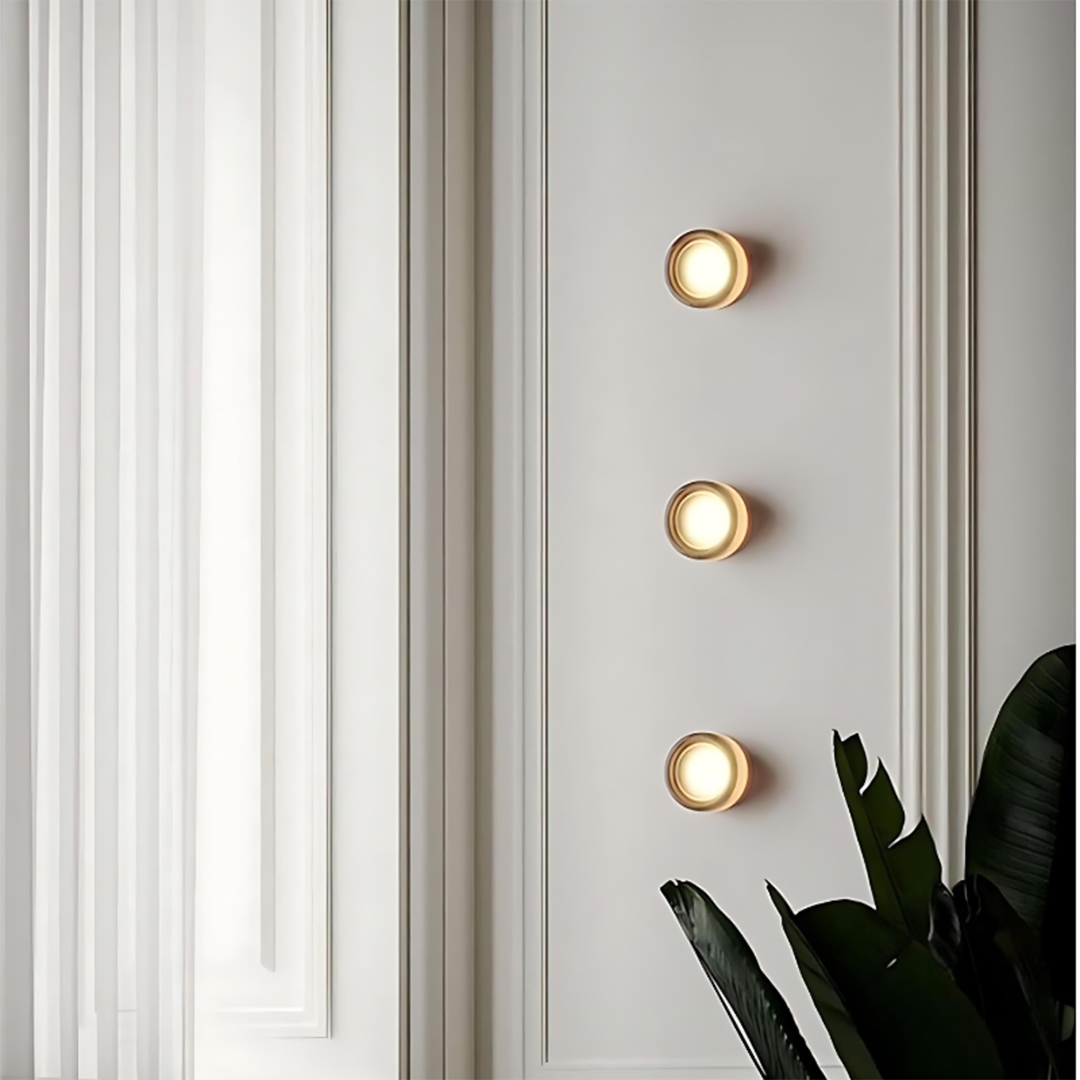 Moderne væglampe med struktureret diffuser