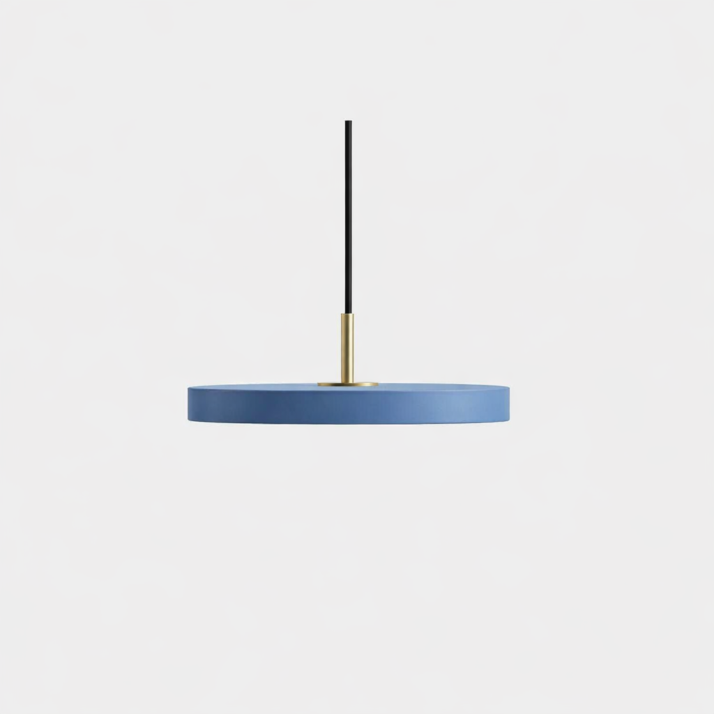 Metallisk pendellampe – skandinavisk minimalistisk design