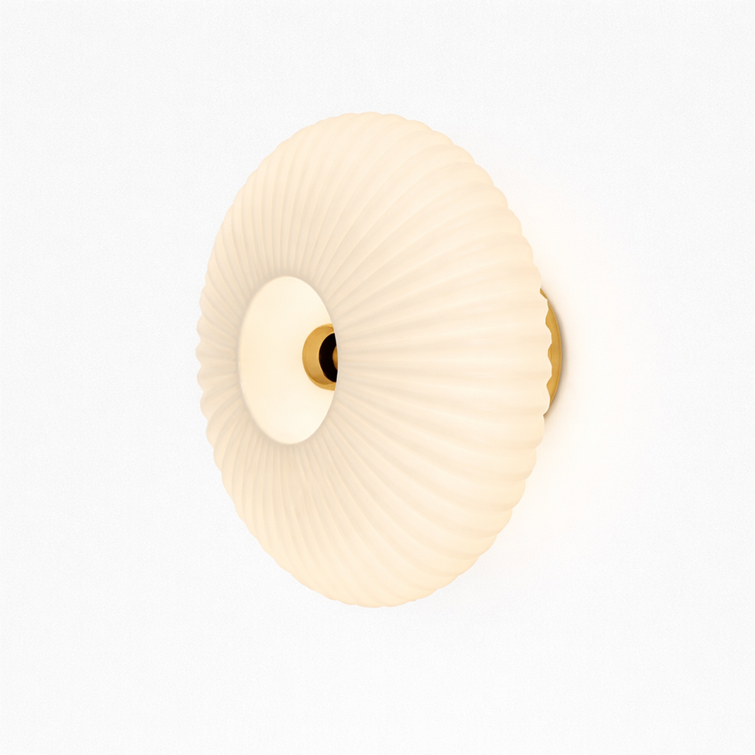 Væglampe i rillet glas – blød stemningsbelysning