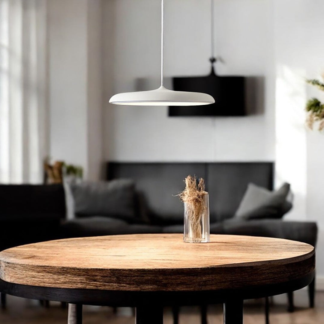Minimalistisk pendellampe – skandinavisk design med diffust lys