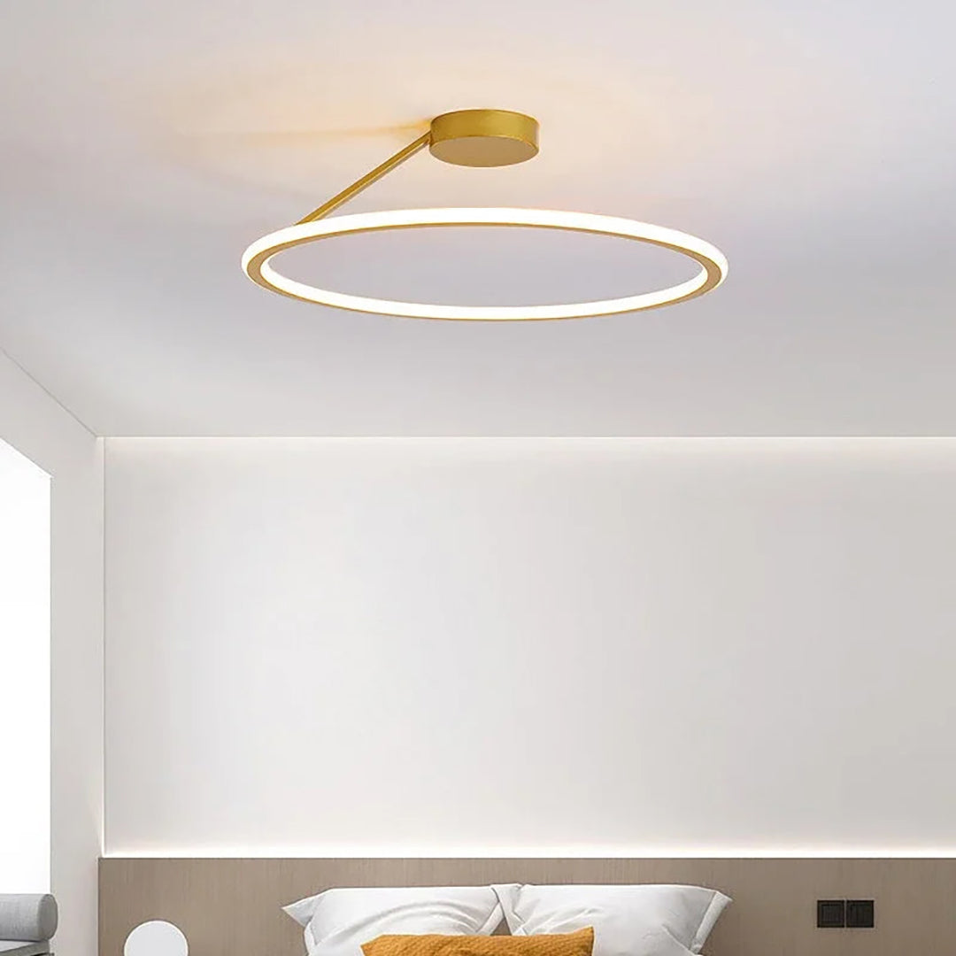 LED loftlampe – minimalistisk med justerbar belysning