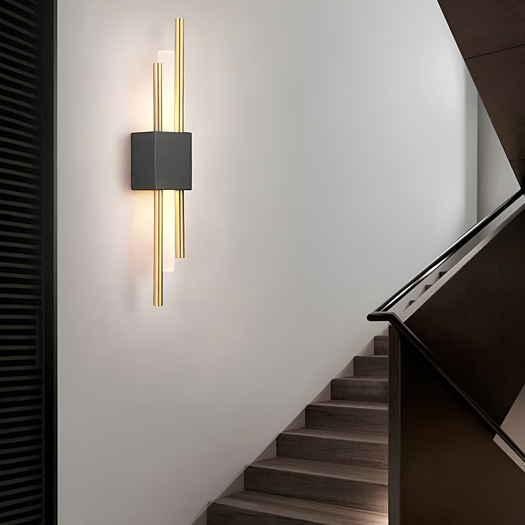 Sort Og Guld LED Væglampe I Luksuriøst Moderne Design