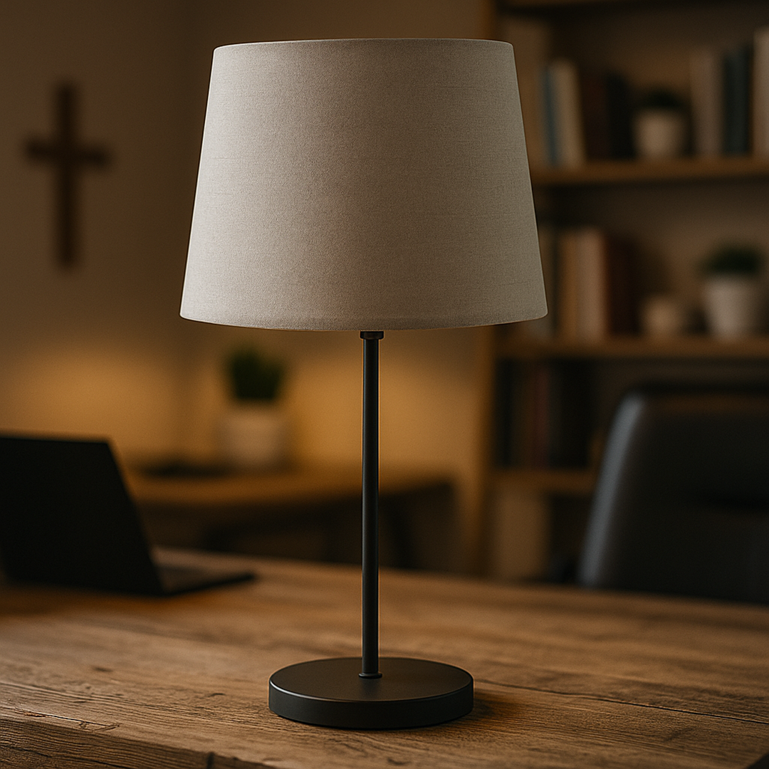 Zwarte tafellamp met stoffen kap