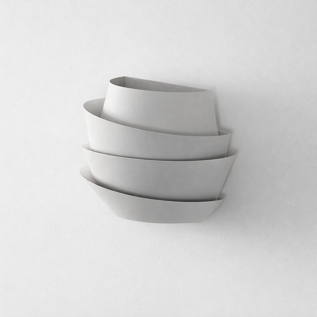 LED væglampe i jern – skandinavisk lagdelt design med dobbelt lys