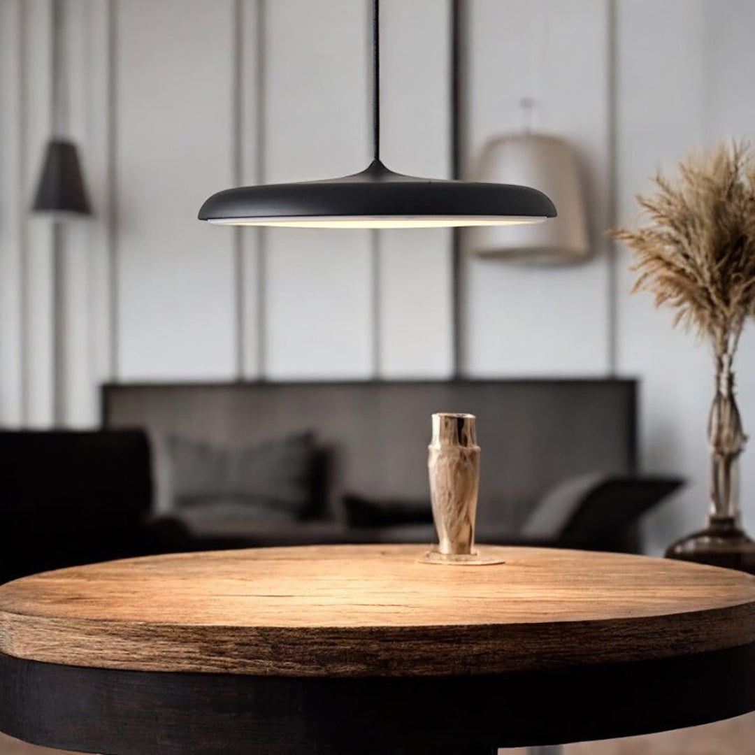 Minimalistisk pendellampe – skandinavisk design med diffust lys