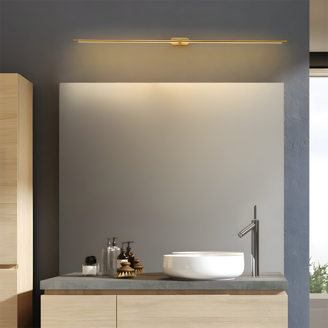 Slank LED væglampe – minimalistisk metaldesign i guld eller sort