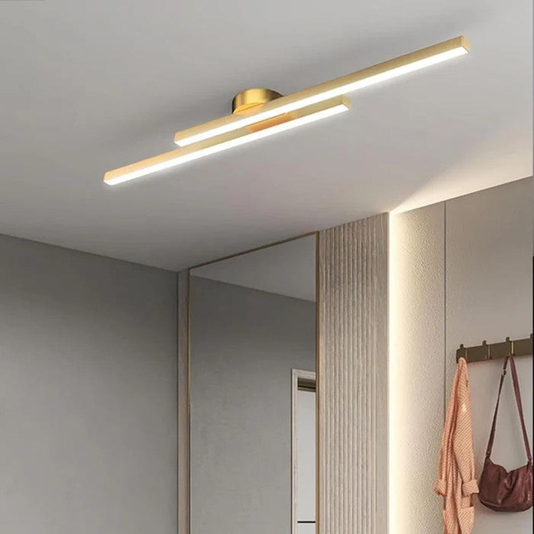 Moderne loftlampe i aluminium med integreret LED-belysning